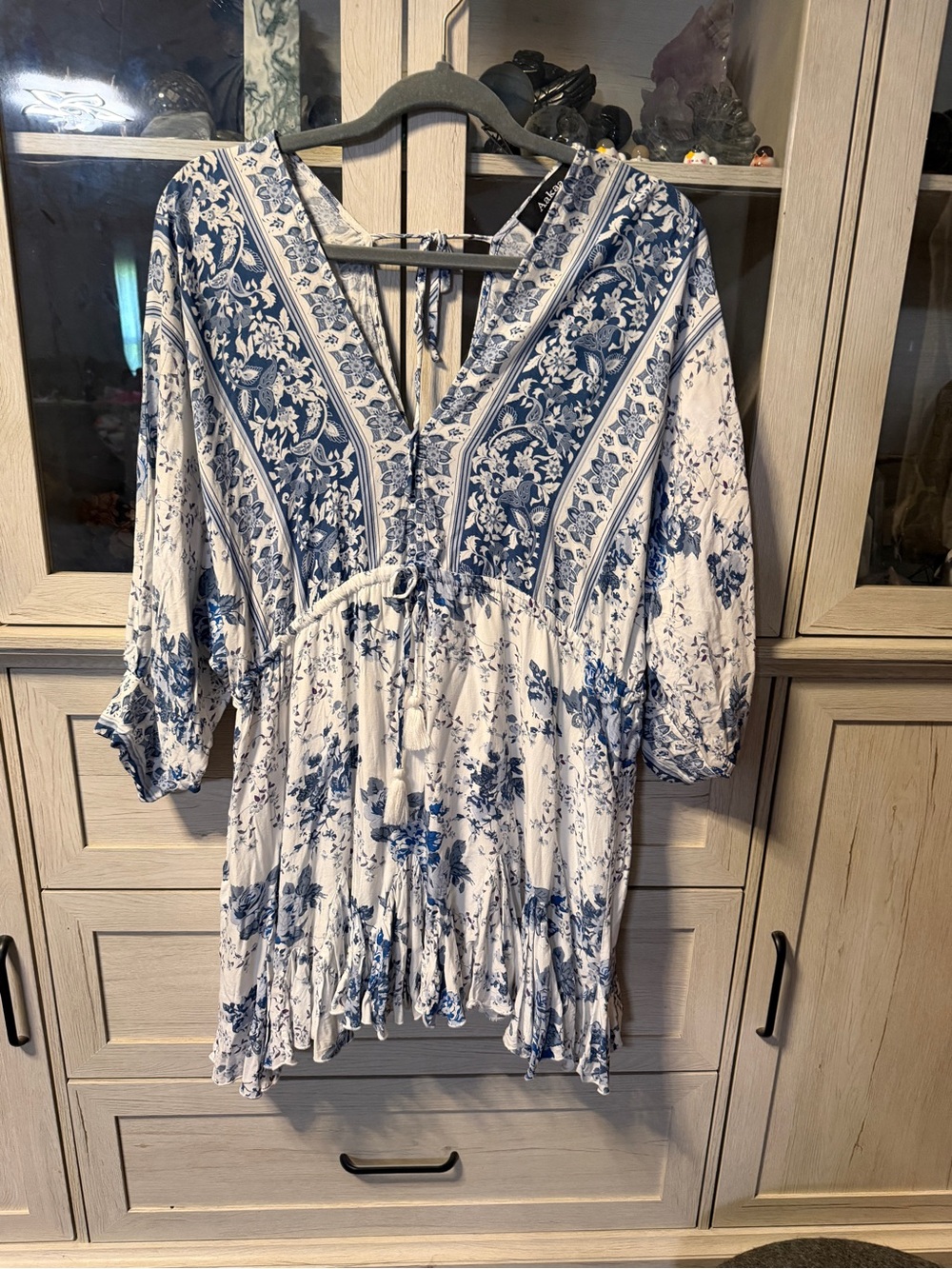 Aakaa White and Blue Floral V-Neck Peasant Tunic
